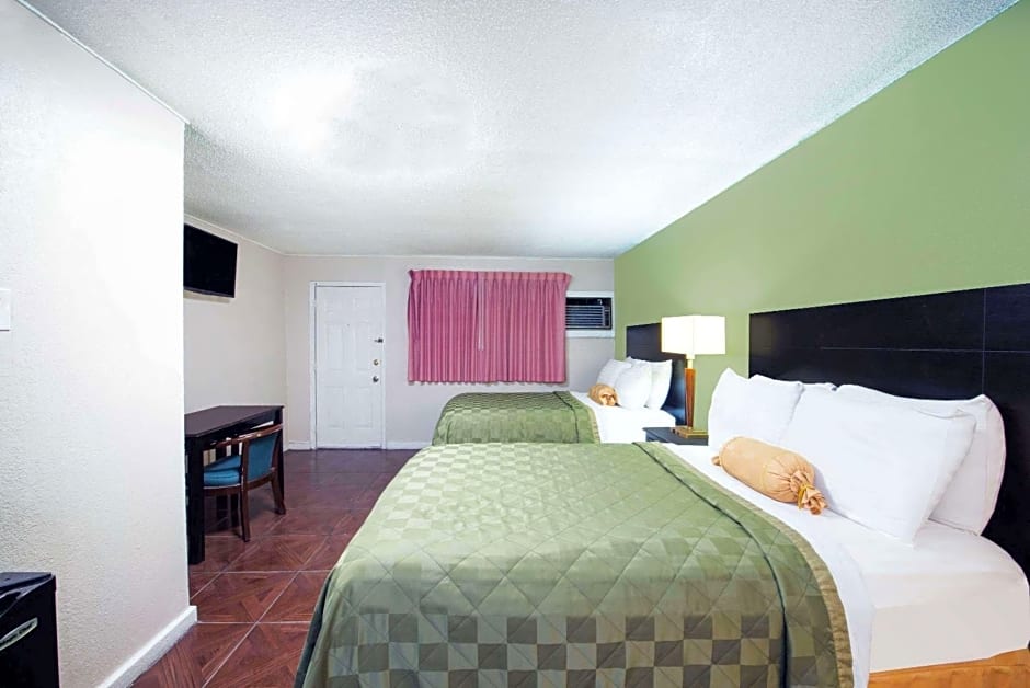 Executive Inn and Kitchenette Suites