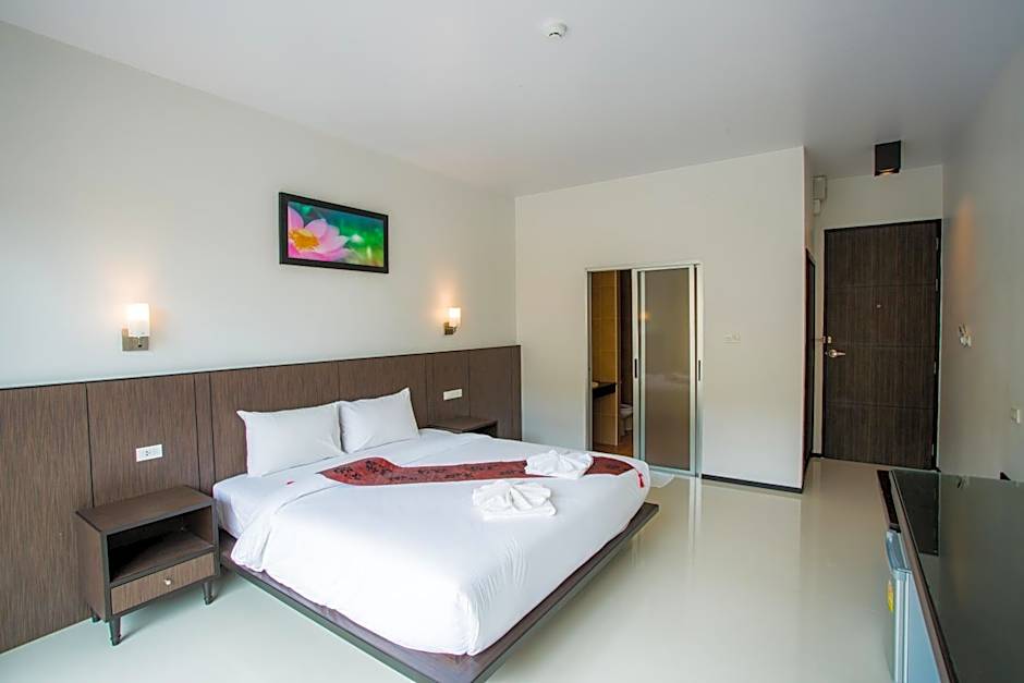 Photo 1 of 1 of Deluxe 1 King Bed