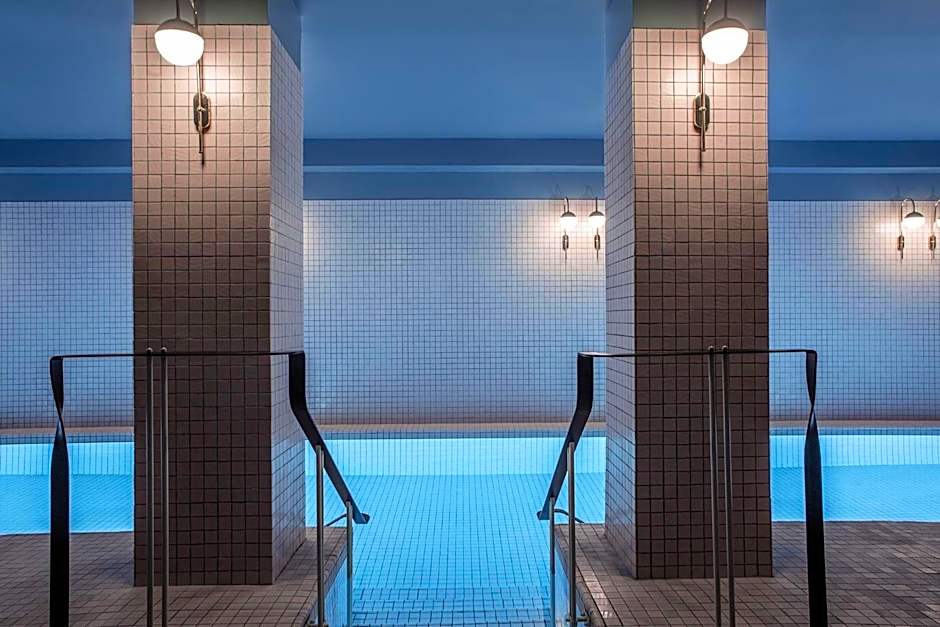 Hotel du Rond-Point des Champs-Elysees - Esprit de France