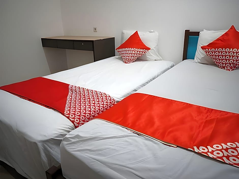 OYO 92863 Hotel Blessing