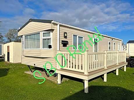 Summer Breeze Deluxe Caravan Rental
