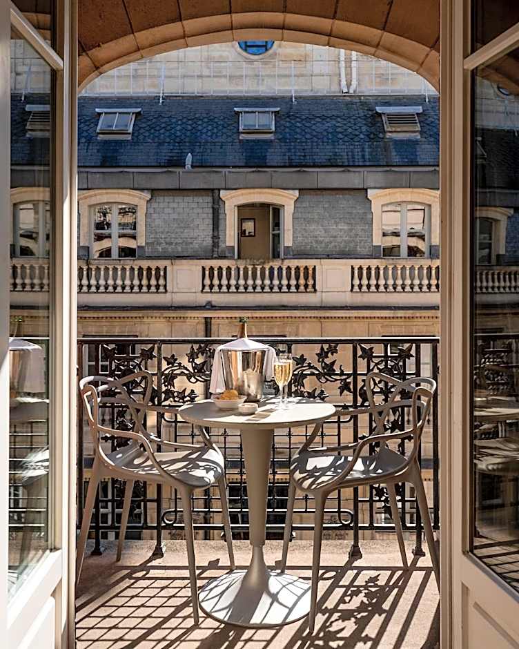 La Clef Louvre Paris by The Crest Collection