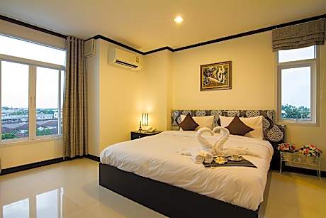 Connecting Room