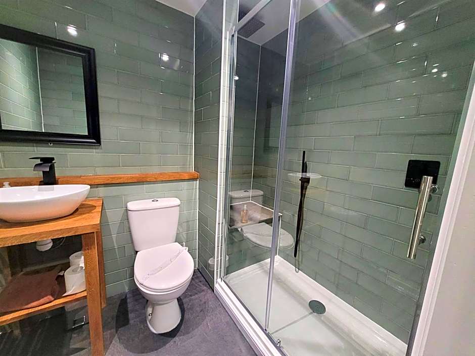 New County Hotel by RoomsBooked