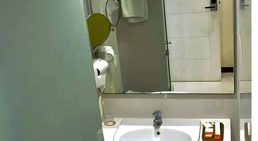 Everbright Ambon Hotel