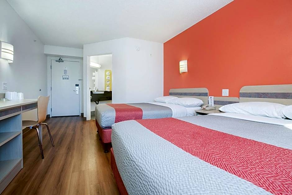 Motel 6-Brooklyn Center, MN - Minneapolis