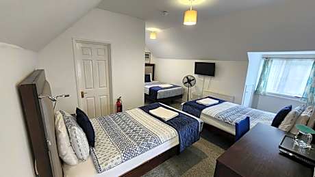 Triple Room with Private Bathroom