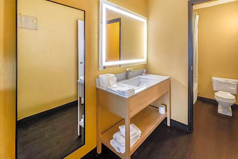 Super 8 by Wyndham Vandalia/Dayton International Airport