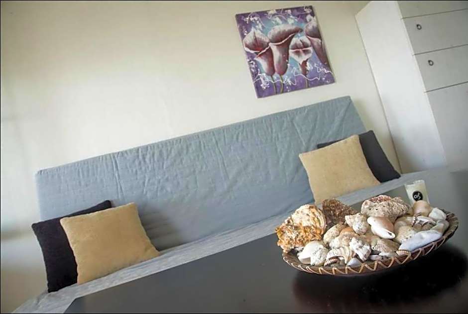 On the wave studios Spitakia sto kyma