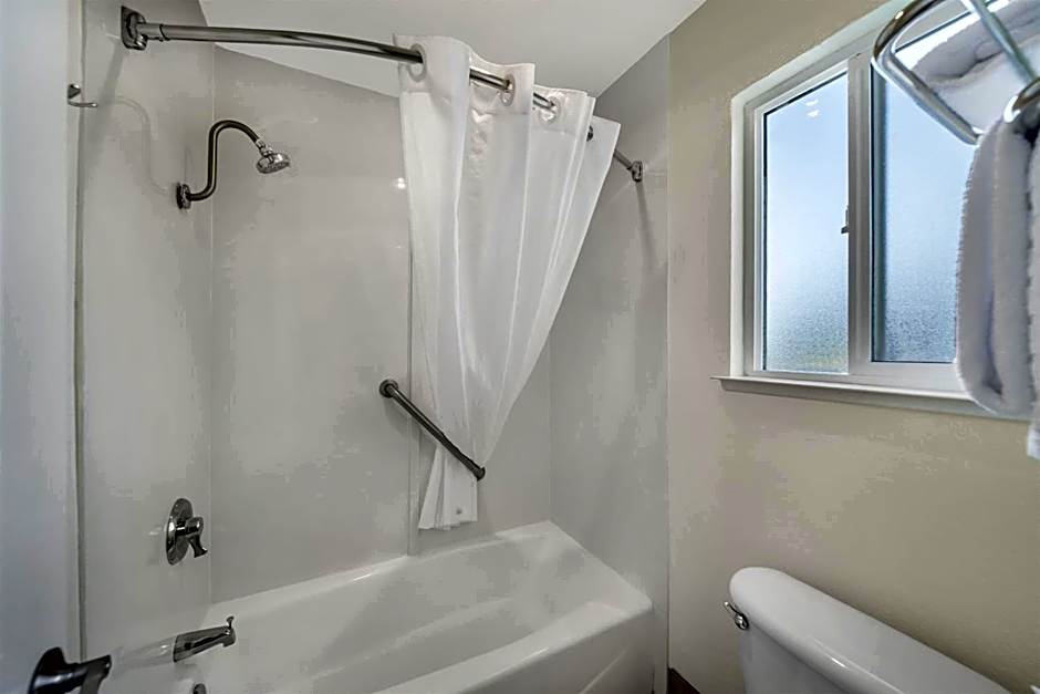 Best Western Plus Northwoods Inn