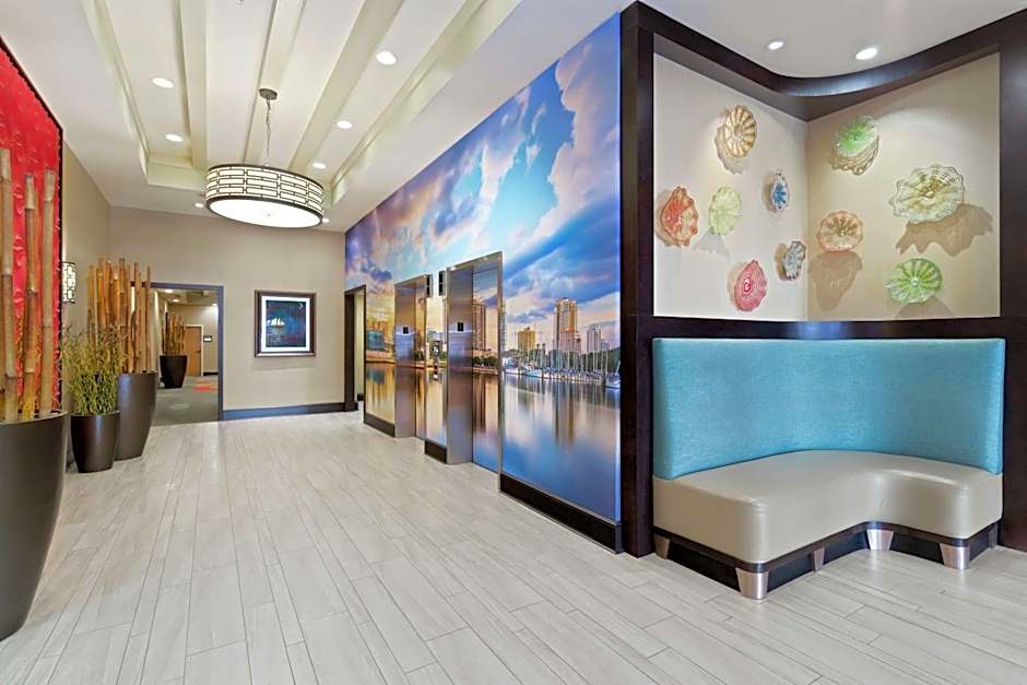 Hampton Inn By Hilton & Suites St. Petersburg/Downtown