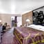 Super 8 by Wyndham Locust Grove