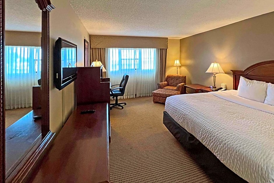 Clarion Inn Garden City