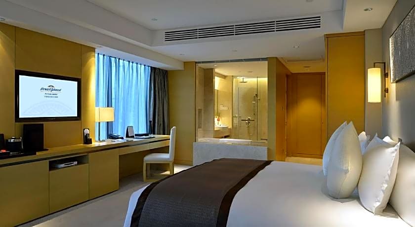 Howard Johnson IFC Plaza Ningbo Hotel