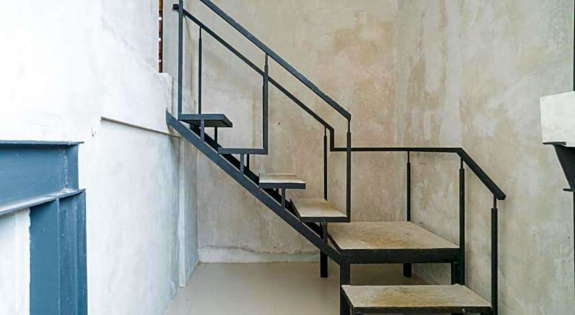 RedDoorz near Wisata Paribendo Lawang