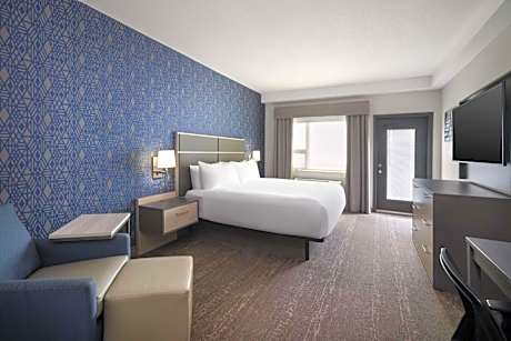 King Room with Kitchenette and Balcony