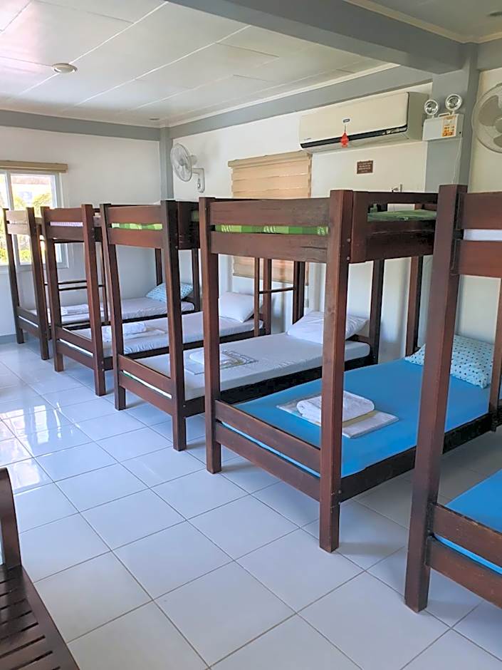 L & M Hearthstones Lodge