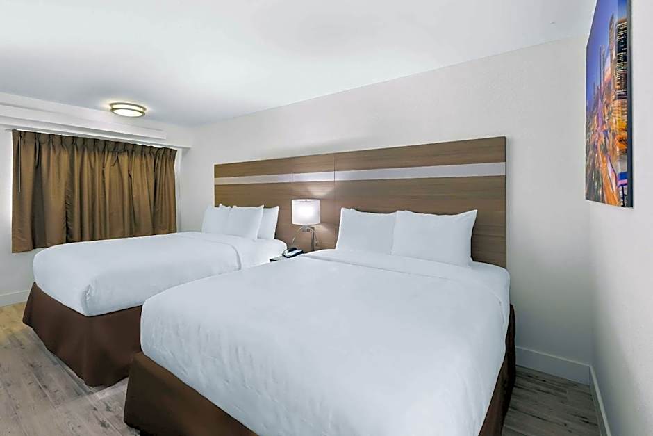 Clarion Pointe Kennesaw Town Center