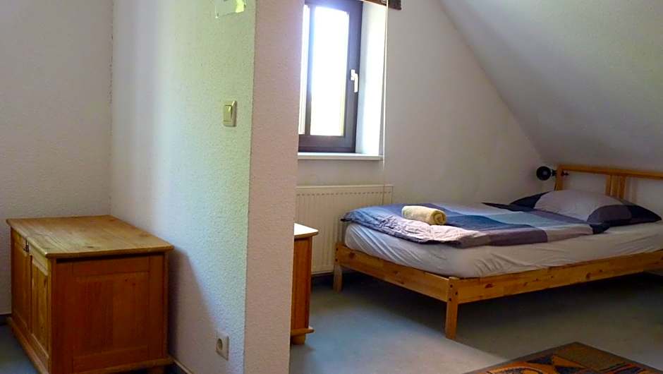 404-Hostel
