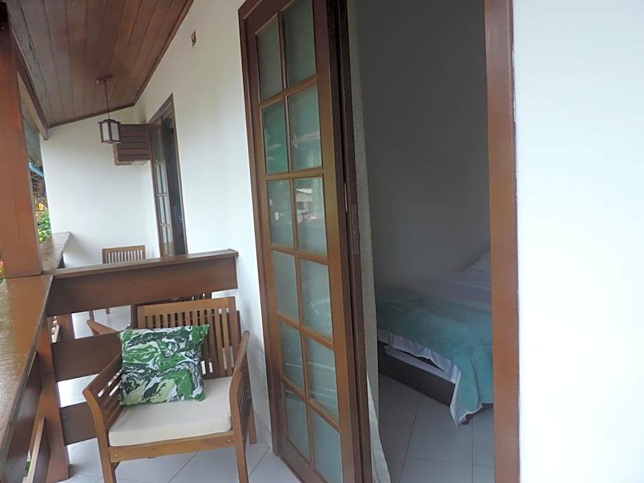 Pousada Quatro Estacoes