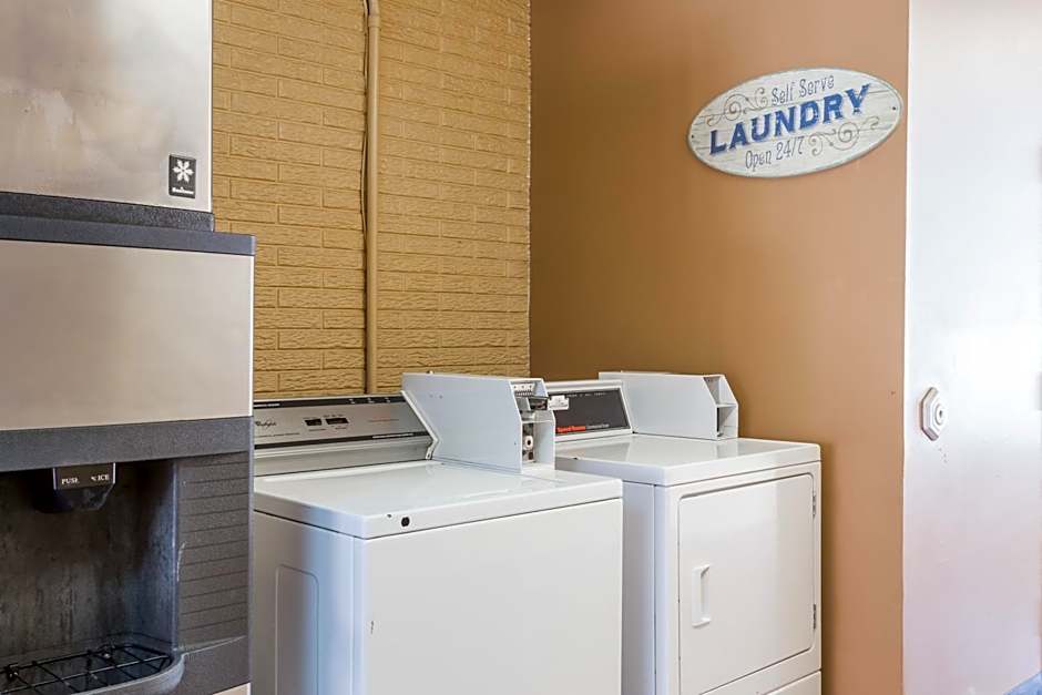 Travelodge by Wyndham Savannah Area/Richmond Hill