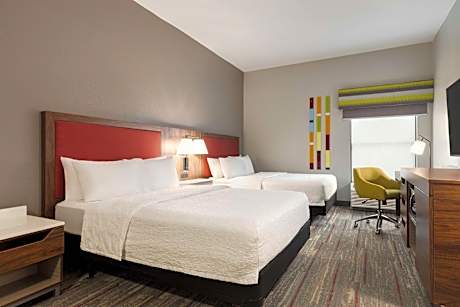 2QN MOBILITY ACCESS WITH TUB...MICROWV/FRIDGE/HDTV/WORK AREA...FREE WI-FI/HOT BREAKFAST INCLUDED