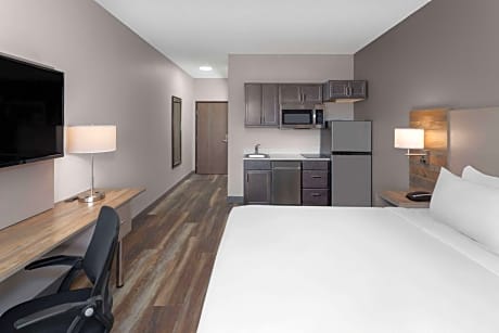 1 King Bed 1-Bedroom Efficiency Suite Non-Smoking