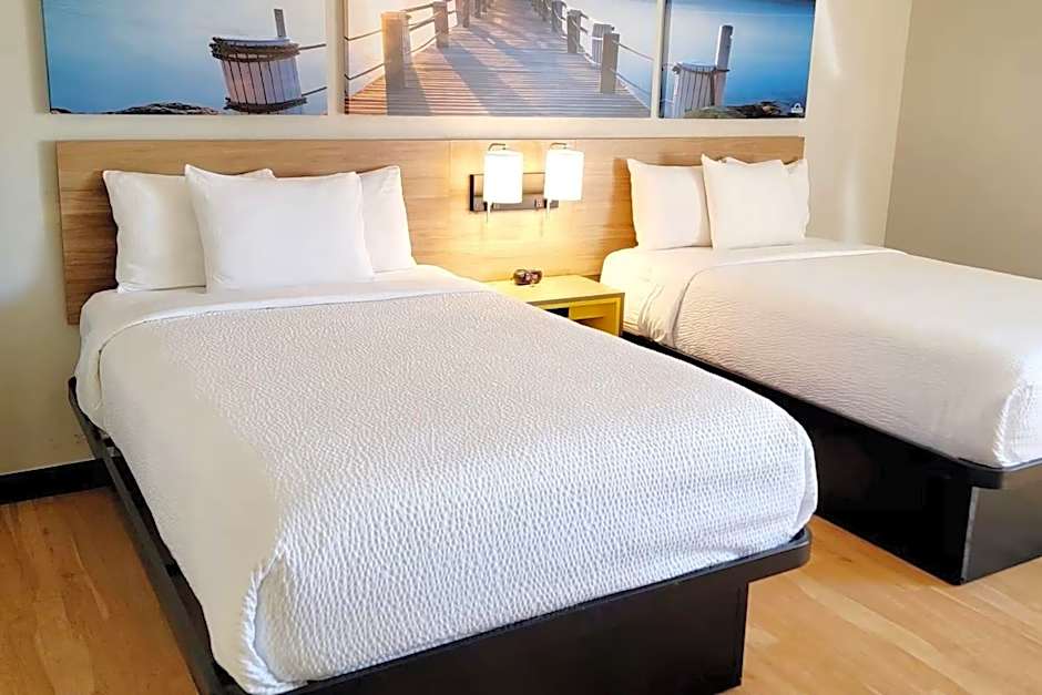 Days Inn by Wyndham Pleasant Prairie Kenosha