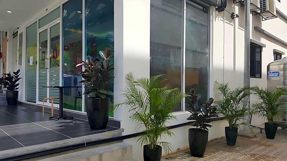 9 Square Hotel - Sri Kembangan