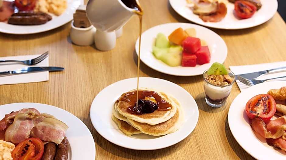 Holiday Inn Warwick Farm By IHG
