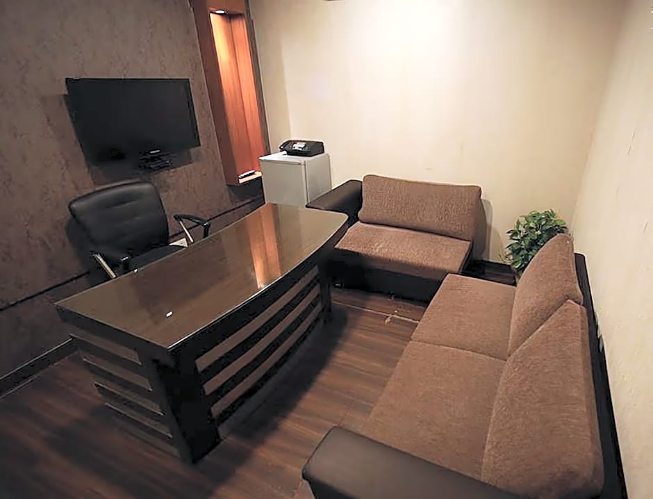 Hotel Dayal Paradise