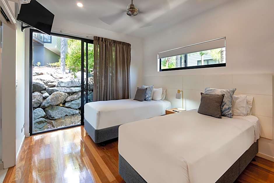 Pinnacle Apartments on Hamilton Island by HIHA