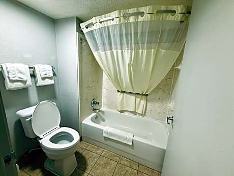 King Room with Spa Bath