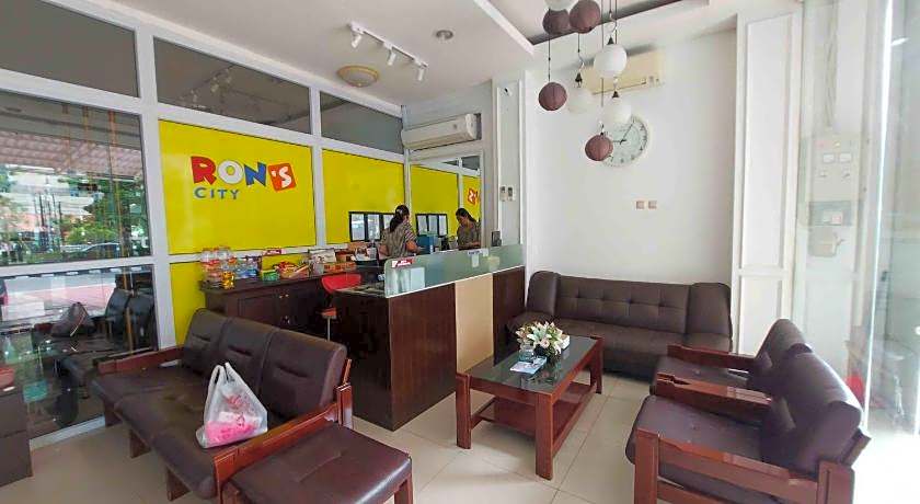 Rons City Hotel near Simpang Lima Semarang Mitra RedDoorz