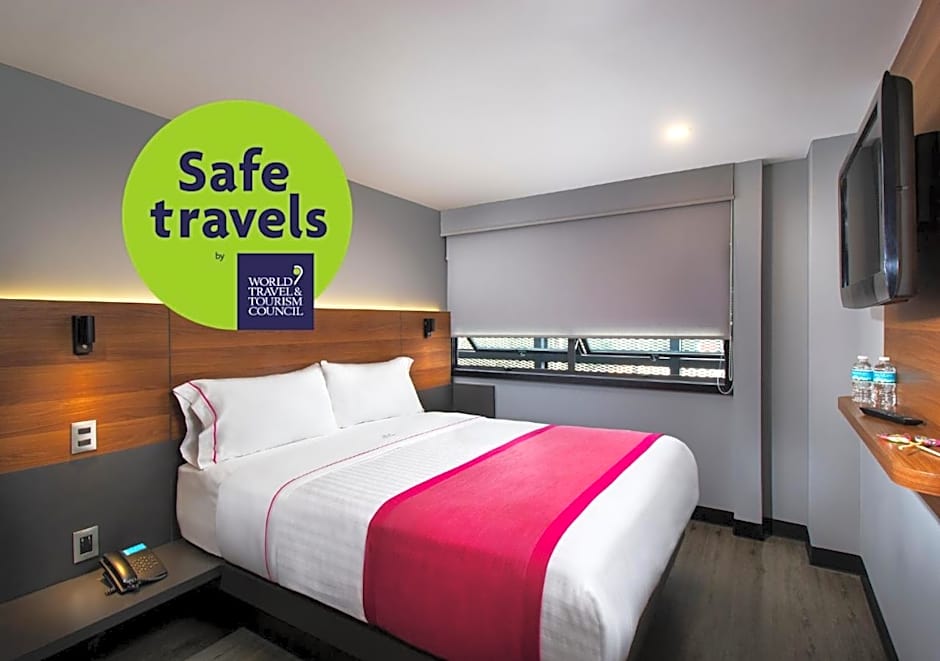 Hotel MX aeropuerto CDMX Trademark Collection by Wyndham