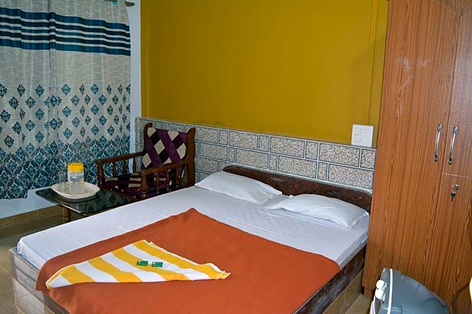 Photo 1 of 2 of Cottage Room