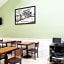 Super 8 by Wyndham Statesboro