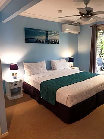 Deluxe Suite with Spa Bath