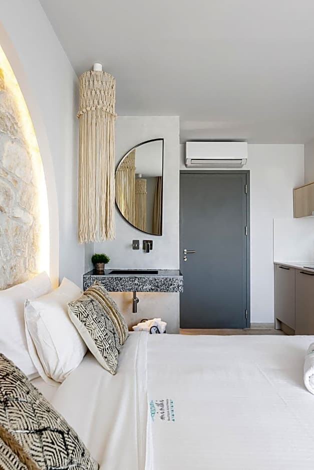 Amalthia Luxury Suites