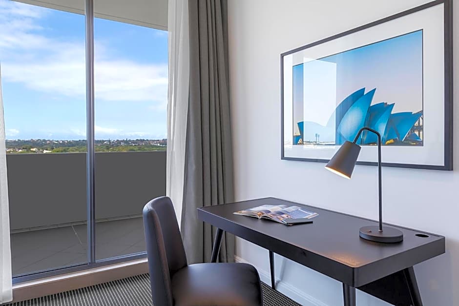 Meriton Suites Waterloo