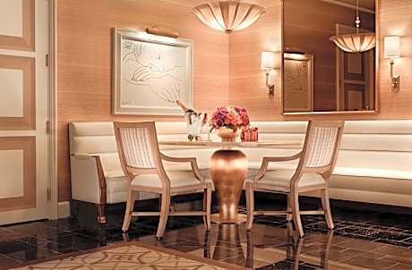 One Bedroom Suite - Lake View