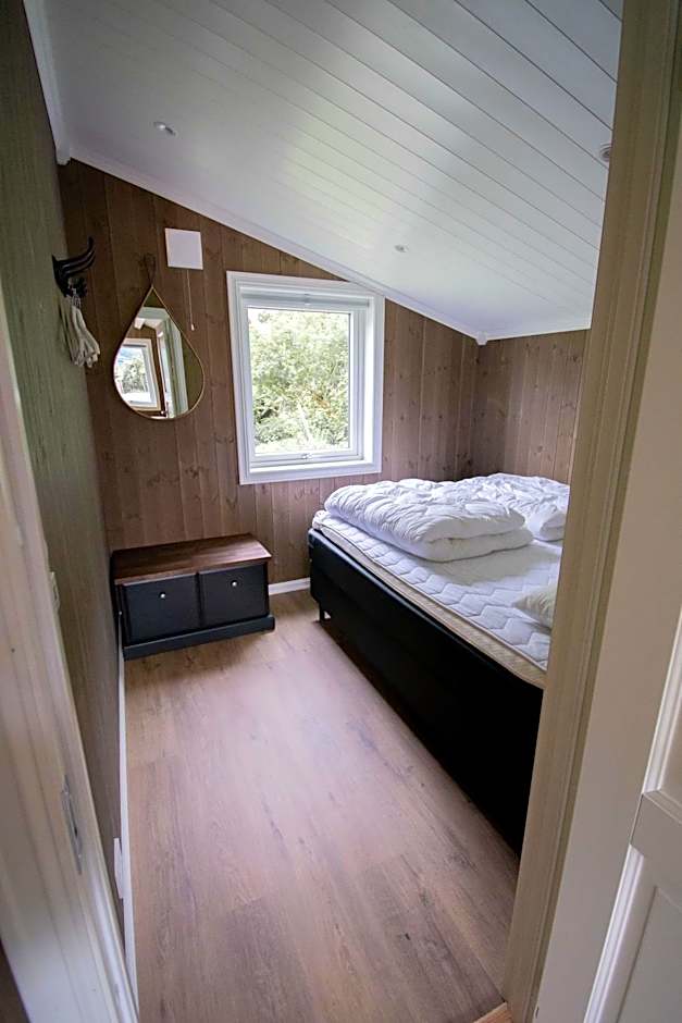 Photo 1 of 14 of Deluxe Two-Bedroom Cottage