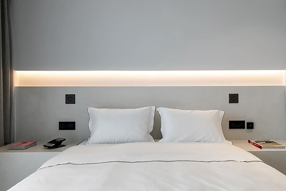 Domes White Coast Milos, Adults Only