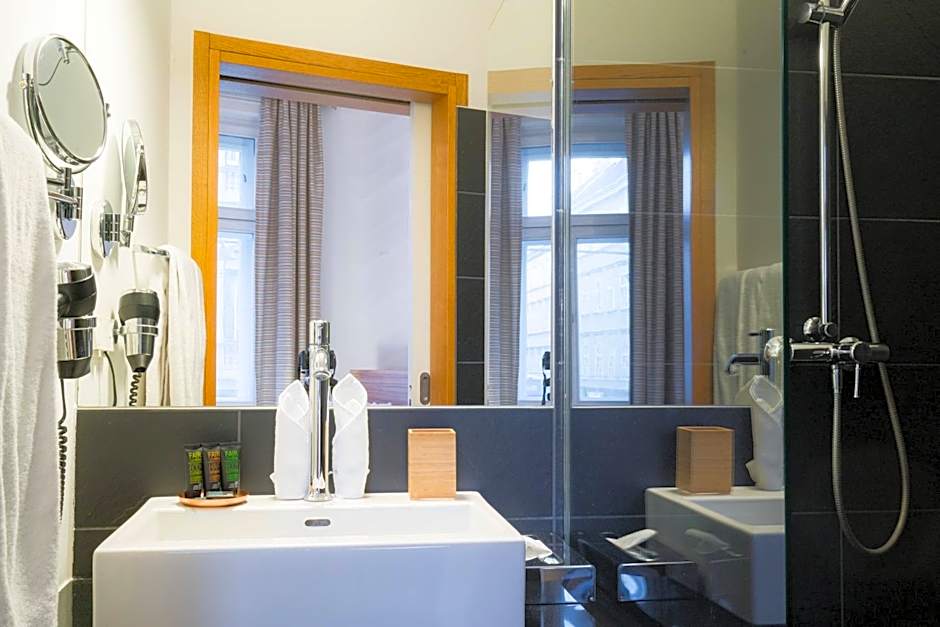 Vienna Residence, City Hall - Parliament