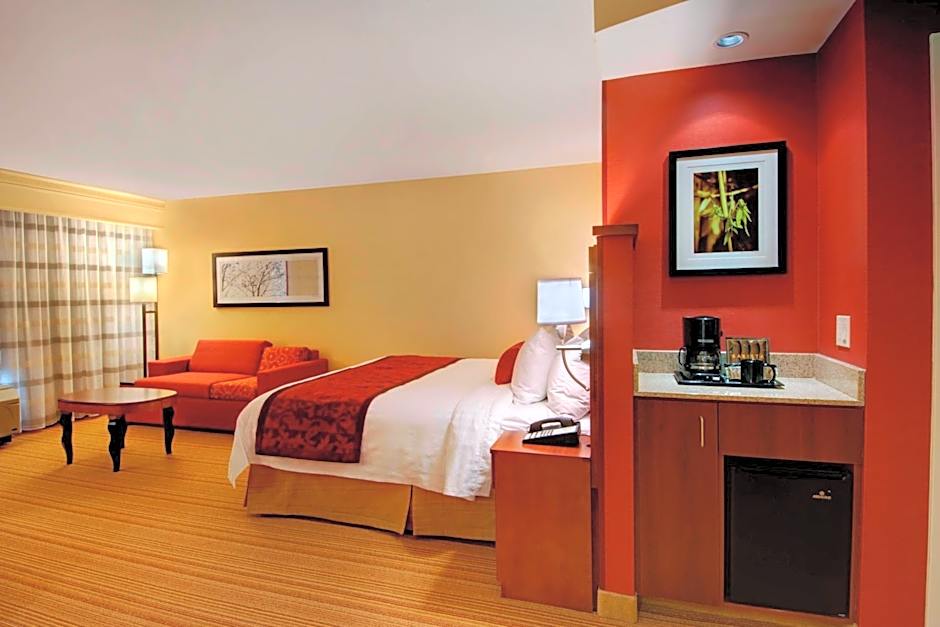Courtyard by Marriott Madison East