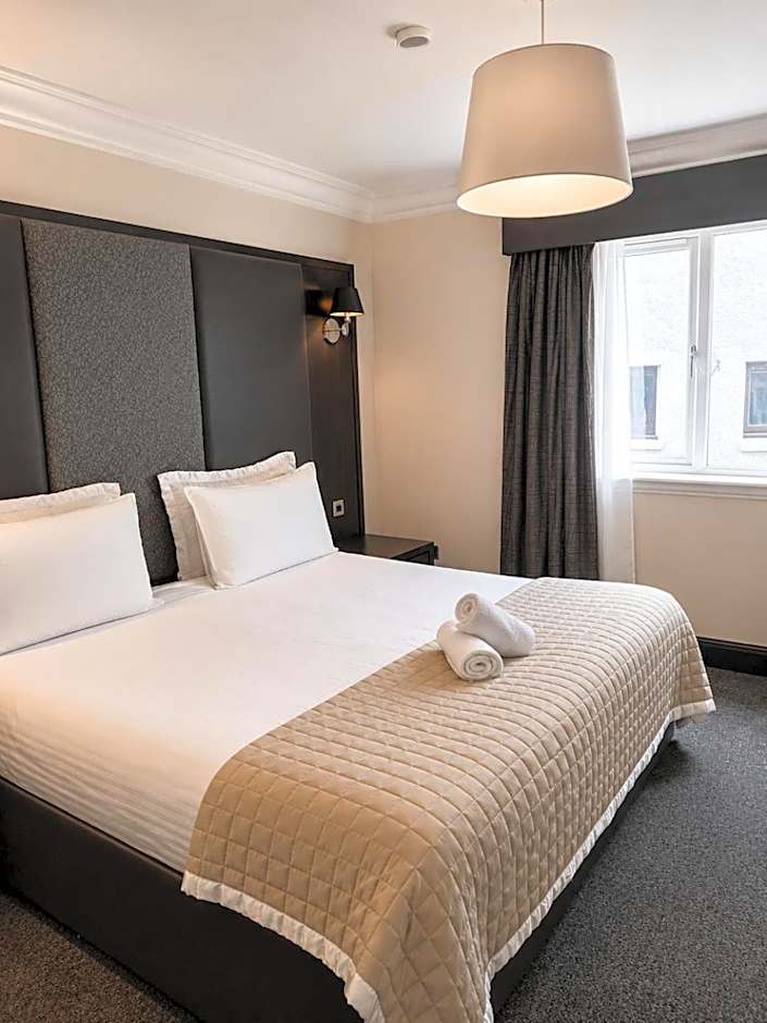 The Popinjay Hotel