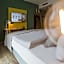 Holiday Inn - the niu, Tab Dusseldorf Main Station By IHG