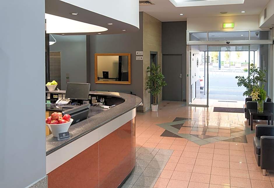 Adelaide Riviera Hotel