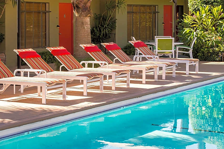 Desert Riviera Hotel