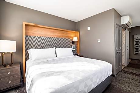 Standard King Room - Disability Access/Non-Smoking
